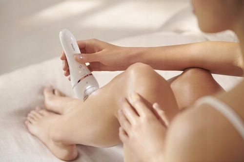 Depilator na sucho i na mokro Philips seria 8000 + 9 akcesoriów BRE740/10 na Arena.pl