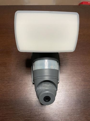 OSRAM LEDVANCE Smart Security LEDLight ze zintegrowaną kamerą, na Arena.pl