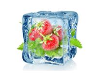 50X70CM TRUSKAWKA KOSTCE LODU OBRAZ POKOJU DREWNINE