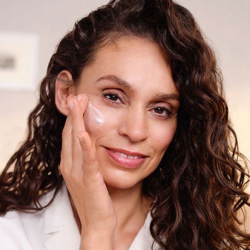 Avon - nawilżający krem do rąk, twarzy i całego ciała Berry Fusion 400ml na Arena.pl