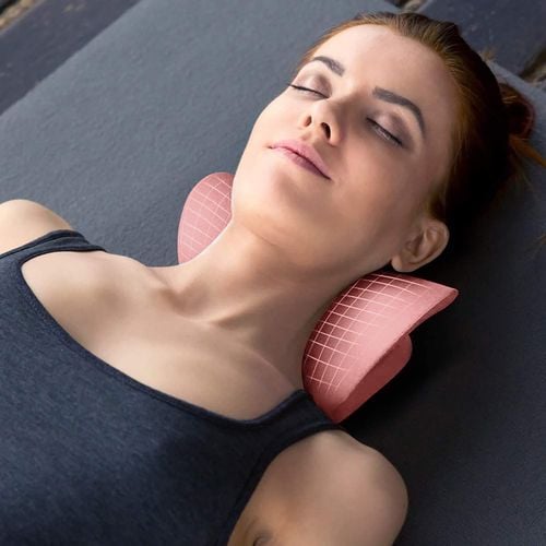 Poduszka Ortopedyczna do Masażu Szyi Trakcyjna Karku Pianka Rozciągająca na Arena.pl