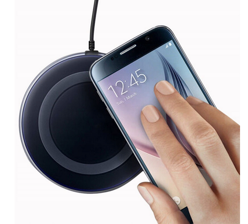 Ładowarka indukcyjna S6 na Arena.pl