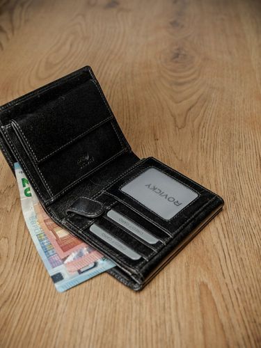 elegancki pionowy portfel męski bez zapięcia ze skóry naturalnej - rovicky na Arena.pl