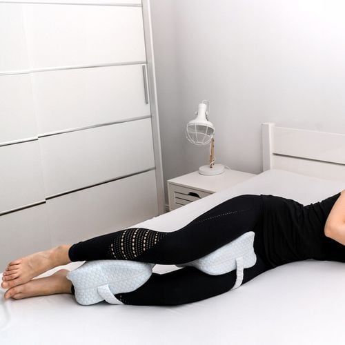 PODUSZKA ORTOPEDYCZNA KLIN MIĘDZY NOGI KOLANA DO SPANIA SEPARATOR MEMORY na Arena.pl