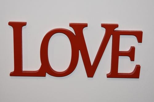 Napis 3D  LOVE na Arena.pl