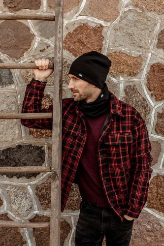 Czapka zimowa męska na polarze Czarna na Arena.pl