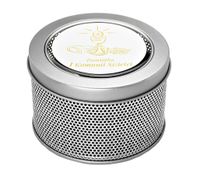 pudełko metalowe i komunia święta z otworkami