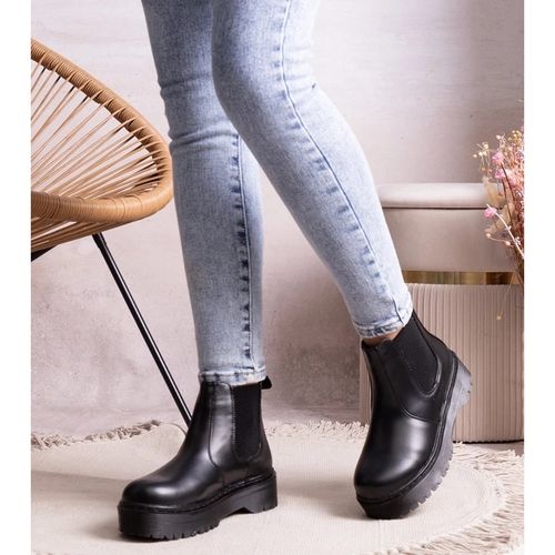 Czarne botki na platformie r.40 na Arena.pl