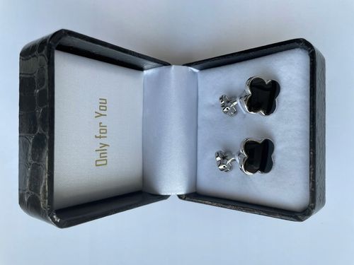 Markowe spinki do mankietów Exciting Czarna Koniczyna Koniczynka z Onyxem na Arena.pl