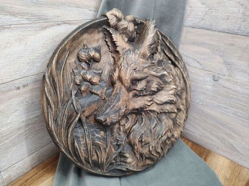 Obraz płaskorzeźba Lis w trawie okrągły drewniany obraz 30 cm na Arena.pl