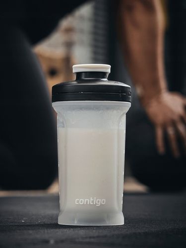 Shaker do odżywek Contigo Shake&Go 2.0 590ml - Biały na Arena.pl