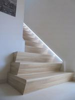 Drewnopodobne płytki schodowe 100x30 ciepły kolor BEŻ Drewno na schodach