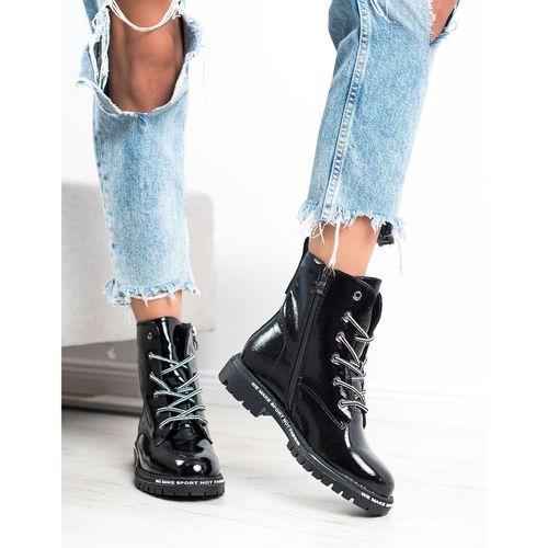 Lakierowane Trapery r.40 na Arena.pl