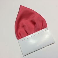 Koralowa jasna poszetka trójkątna "Wypustka"