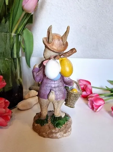FIGURKA - WIELKANOCNY ZAJĄC KRÓLIK Z PISANKAMI II na Arena.pl