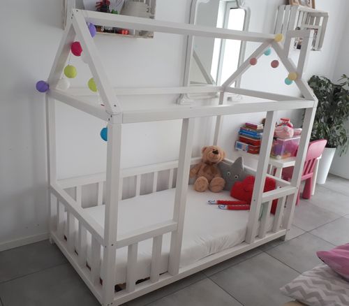 Łóżko domek na Arena.pl
