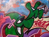 FOTOTAPETA RYSUNEK SPRAY GRAFFITI MUR ZIELEŃ