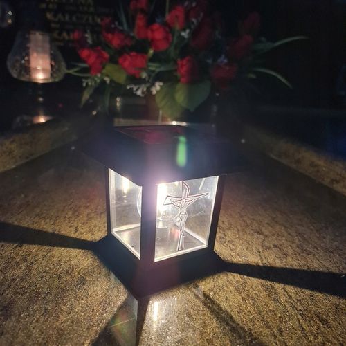 LAMPION NA GRÓB Statuetka NA Cmentarz Z KRZYŻEM ZNICZ SOLARNY LED na Arena.pl
