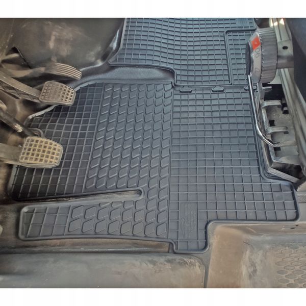 Iveco Daily VI (od 14) DYWANIKI GUMOWE DEDYKOWANE zdjęcie 7