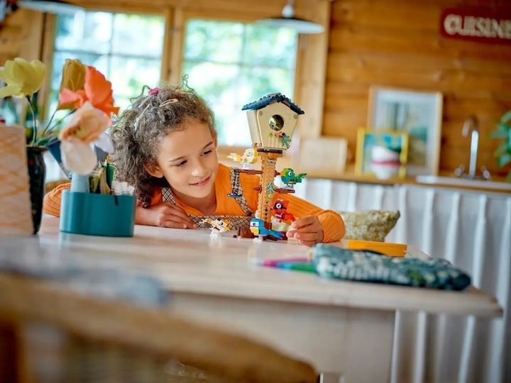LEGO Creator 31143 Budka dla ptaków zdjęcie 7