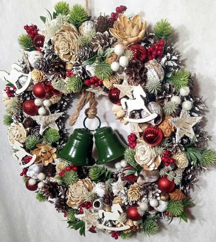 Świąteczny Wianek Bożonarodzeniowy z dzwonkami – Tradycja i Elegancja na Arena.pl