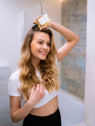 WCIERKA DO WŁOSÓW pobudzająca wzrost NATURALNA pielęgnuje skórę głowy SAINT na Arena.pl