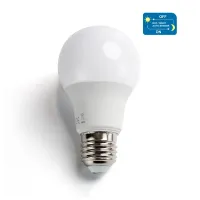 Żarówka LED A60 E27 8W 730lm z czujnikiem zmierzchu ciepła do salonu