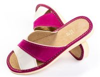 KAPCIE DAMSKIE PANTOFLE SKÓRZANE ODKRYTE KLAPKI DOMOWE BIAŁY-FUKSJA r. 39