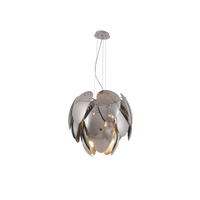 Przydymiona lampa wisząca Antires szklana nad łóżko