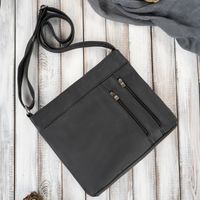 listonoszka damska skórzana czarna na ramię z kieszonkami abruzzo abr-22