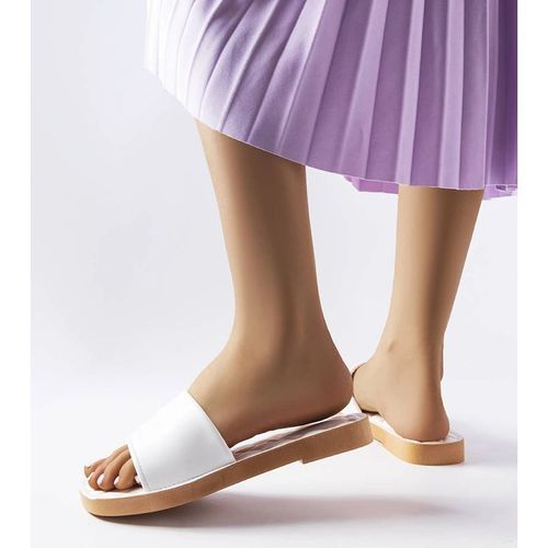 Białe gumowe klapki r.40 na Arena.pl