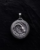 Wisiorek Znak zodiaku - CAPRICORN. MEMENTO MORI (koziorożec)