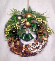 Ręcznie wykonany wianek świąteczny – idealny na Boże Narodzenie