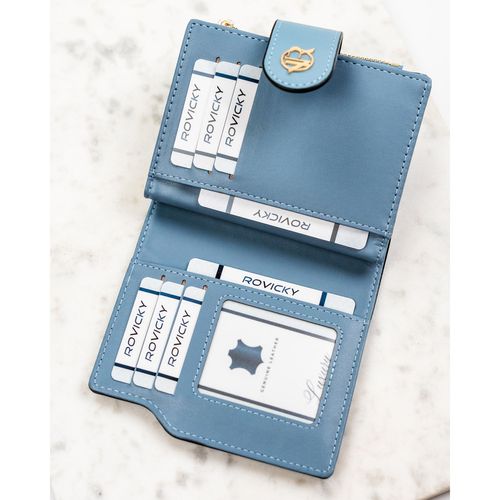 portfel damski ze skóry ekologicznej w błękitnym kolorze, wyposażony na Arena.pl