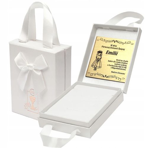 PAMIĄTKA KOMUNII ŚWIĘTEJ / ELEGANCKIE PUDEŁKO PREZENTOWE Z KOKARDĄ + GRAWER na Arena.pl