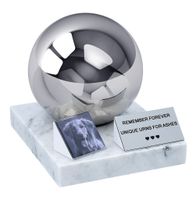 Urna dla psa lub kota ze zdjęciem Czarno-białe / Tabliczka