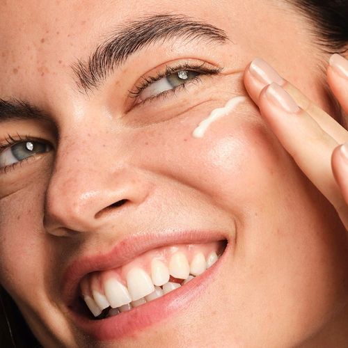 Avon - wygładzające serum przeciwzmarszczkowe z czystym retinolem 0,1% 30ml na Arena.pl