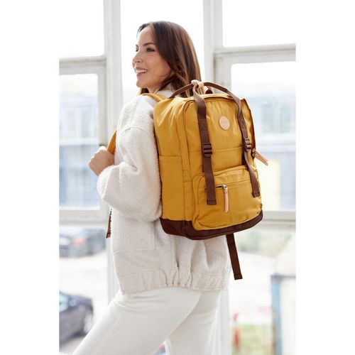 plecak miejski w żółto-brązowym kolorze z przegrodą na laptopa zamykany na Arena.pl