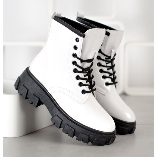 Lakierowane Traperki Na Platformie r.38 na Arena.pl