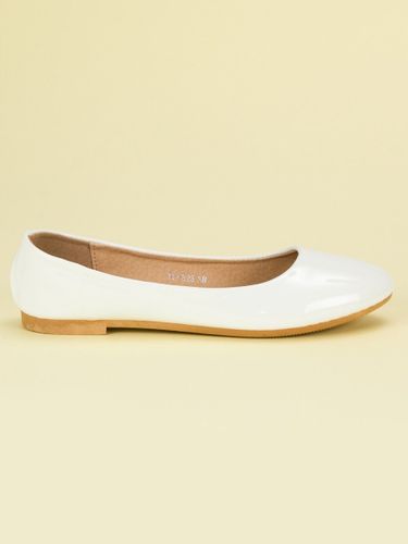 LAKIEROWANE BALERINY Rozmiar - 40 na Arena.pl