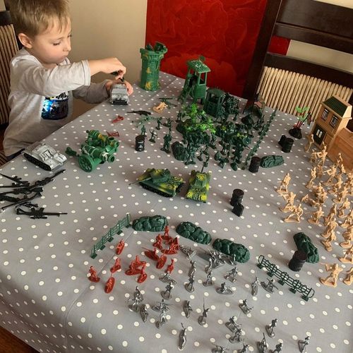 Baza Wojskowa Żołnierzyki Duży Zestaw Armia Figurki Czołgi Samoloty 300el. na Arena.pl