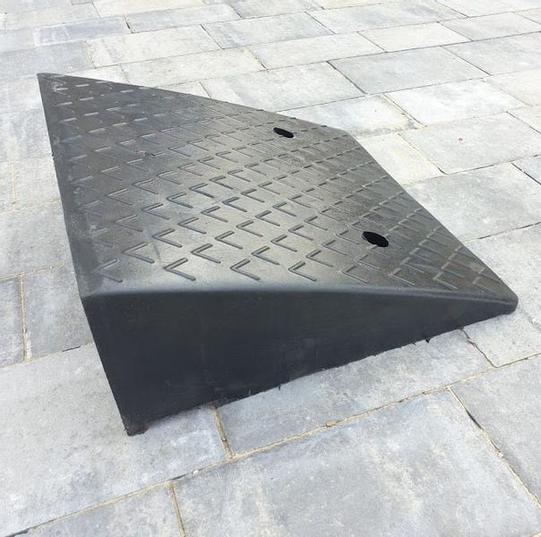 Najazd krawężnik podjazd krawężnikowy 18cm PR-18GC zdjęcie 1