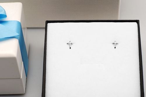 kolczyki krzyżyki na sztyfcie, srebro rodowane 925 | srebrne na Arena.pl