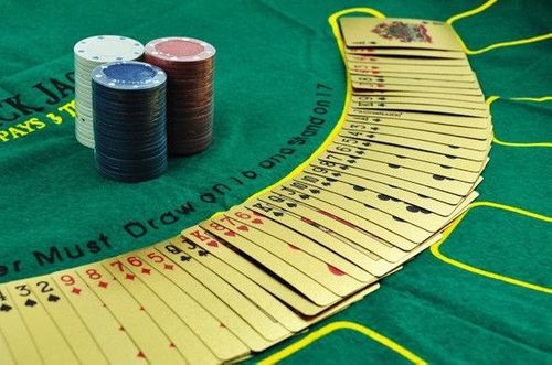 Złote karty do gry na Arena.pl