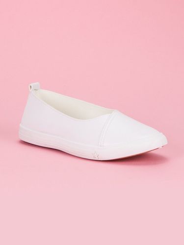 WSUWANE TRAMPKI Rozmiar - 37 na Arena.pl