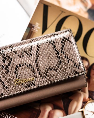 duży portfel damski z wężowym wzorem - peterson na Arena.pl