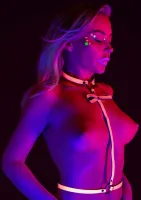 taboom glow in the dark harness z regulacją i ozdobną kokardą s/m