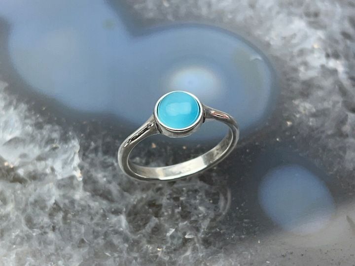 klasyczny pierścionek z małym oczkiem kocie oko błękitne rozmiary do wyboru zdjęcie 3