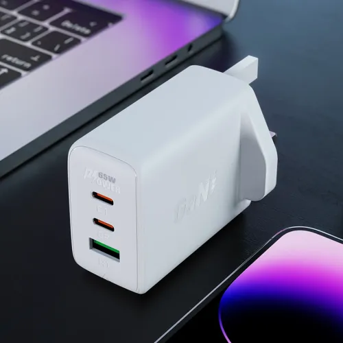Acefast ładowarka GaN 65W 3 porty (1xUSB, 2xUSB C PD) wtyczka UK biała A44 na Arena.pl