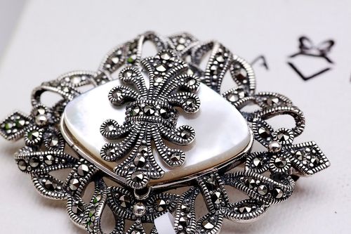 Srebrna broszka Staviori na Arena.pl